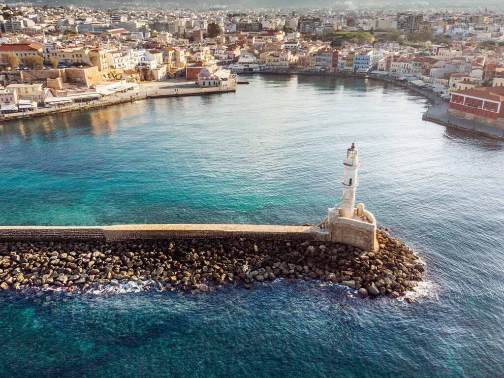 <strong>How many days in Crete? Build your perfect itinerary</strong> 5 Venetian lighthouse at Chania old harbor with panoramic views of the city and sea in Crete – Balos Travel
