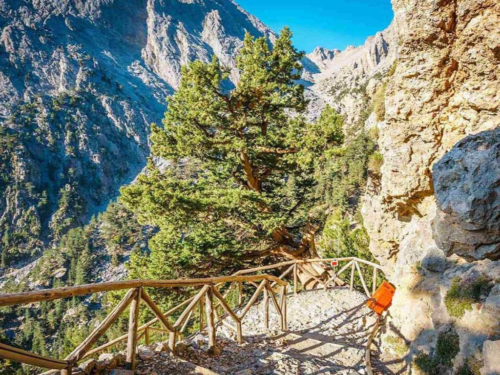 <strong>How many days in Crete? Build your perfect itinerary</strong> 4 Samaria Gorge in Crete with a hiking trail and dramatic mountain scenery, an ideal destination for nature lovers – Balos Travel